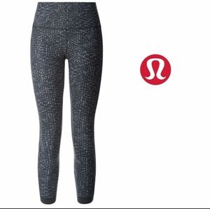 Lululemon Wunder Under Crop Leggings, Gorgeous, Like New!
